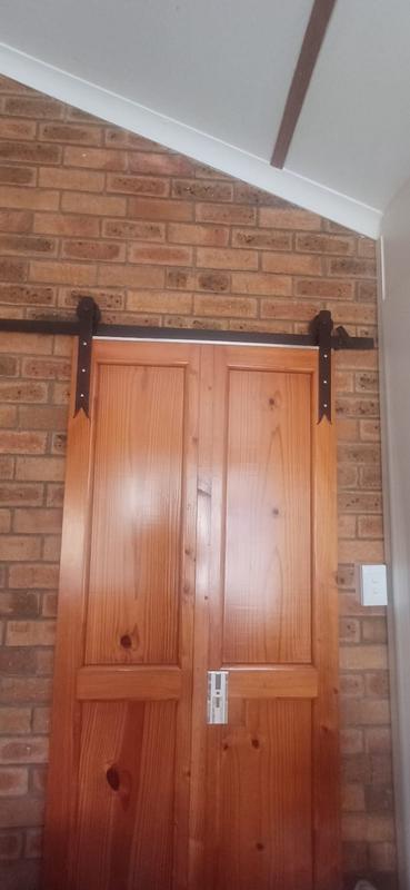 5 Bedroom Property for Sale in Sandbaai Western Cape